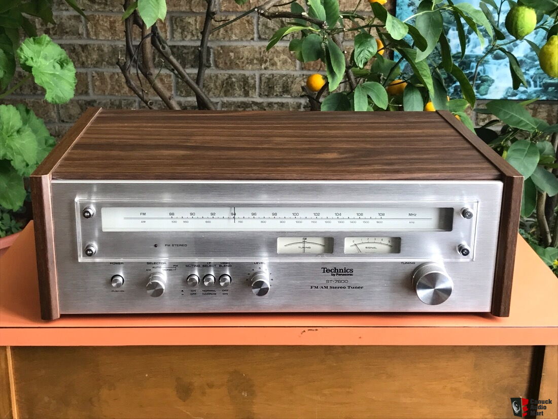 Excellent Condition Vintage Technics ST-7600 Stereo Tuner Photo