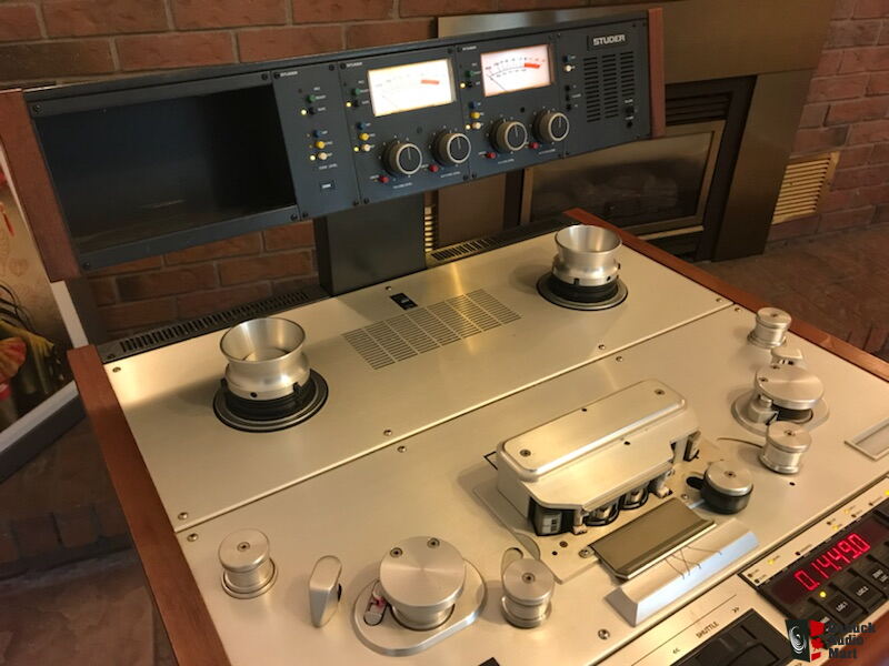 https://img.canuckaudiomart.com/uploads/large/1904962-b3e1cd97-studer-a820-12-inch-2-track-studio-master-recorder-reel-to-reel.jpg