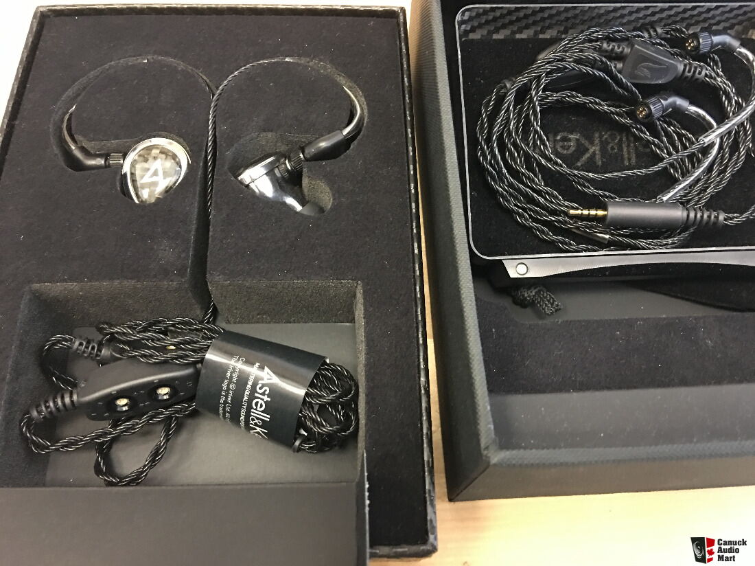 JH Audio Layla 2 IEM. Excellent Condition. Very rare Photo