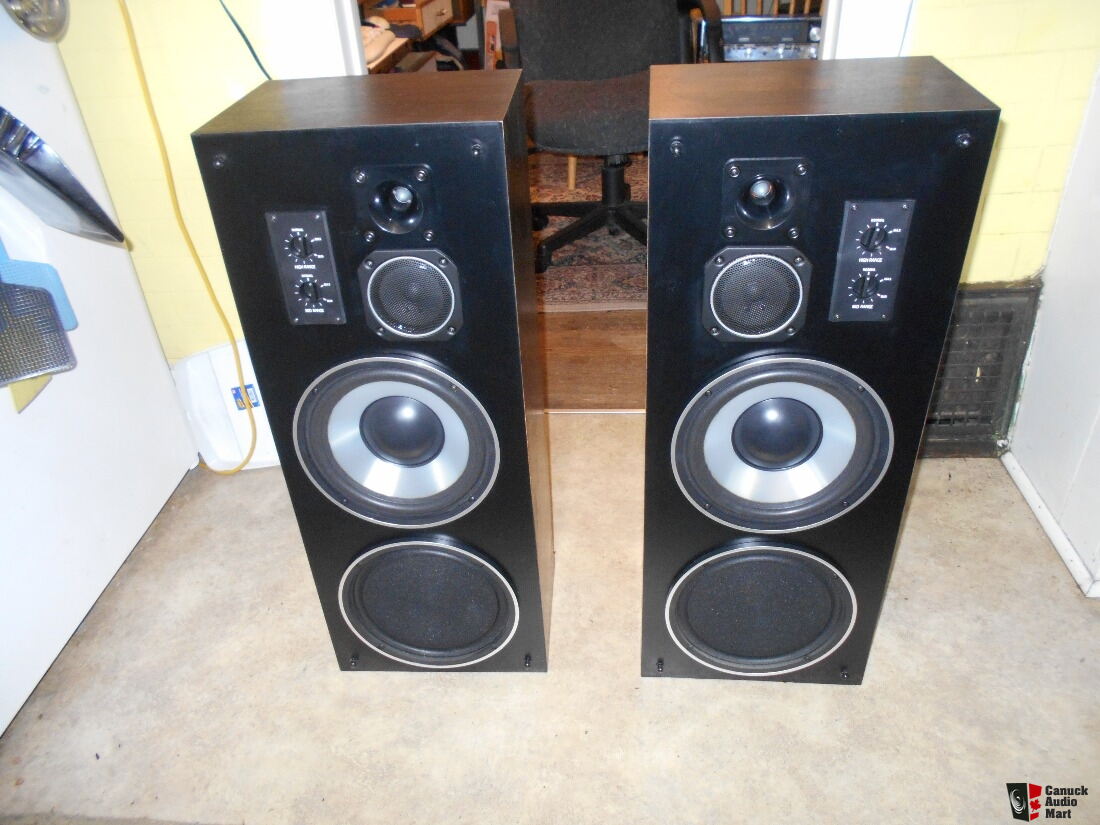 vivid tower speakers