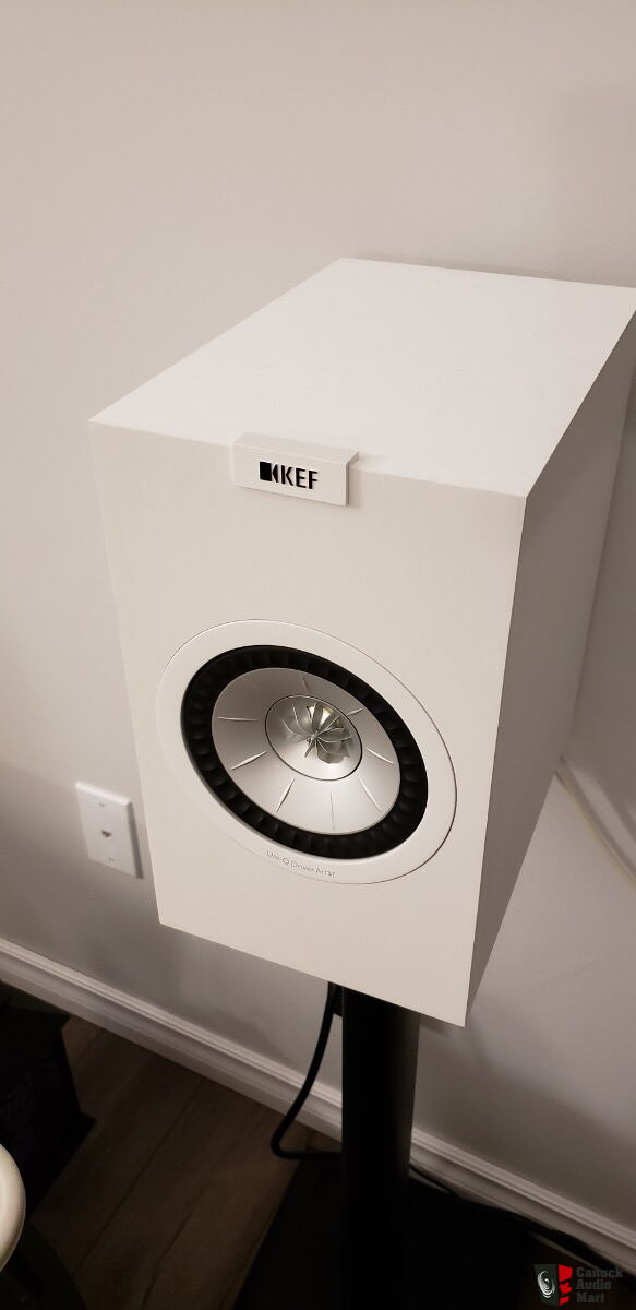 KEF Q150 Bookshelf speakers in White Photo #2037074 - US Audio Mart