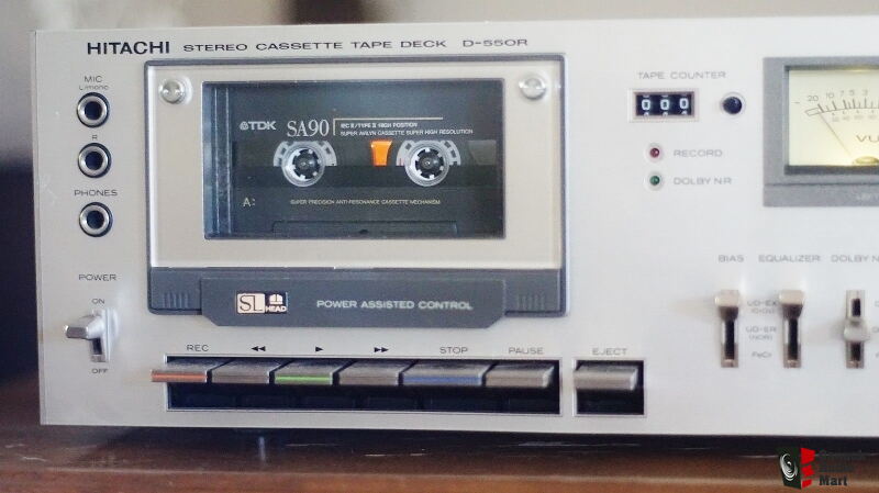 EXCELLENT Condition ~ Vintage Cassette Deck Hitachi D-550R ~ NEW