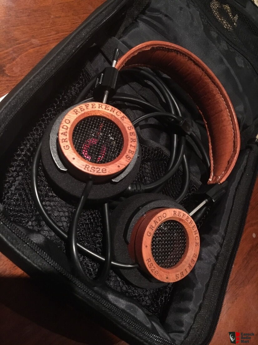 Grado RS2e Headphones Original box and travel case . Amazing