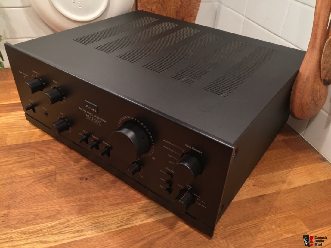 Sansui AU-D607 Amplifier DC 70 rms channel perfect working Photo