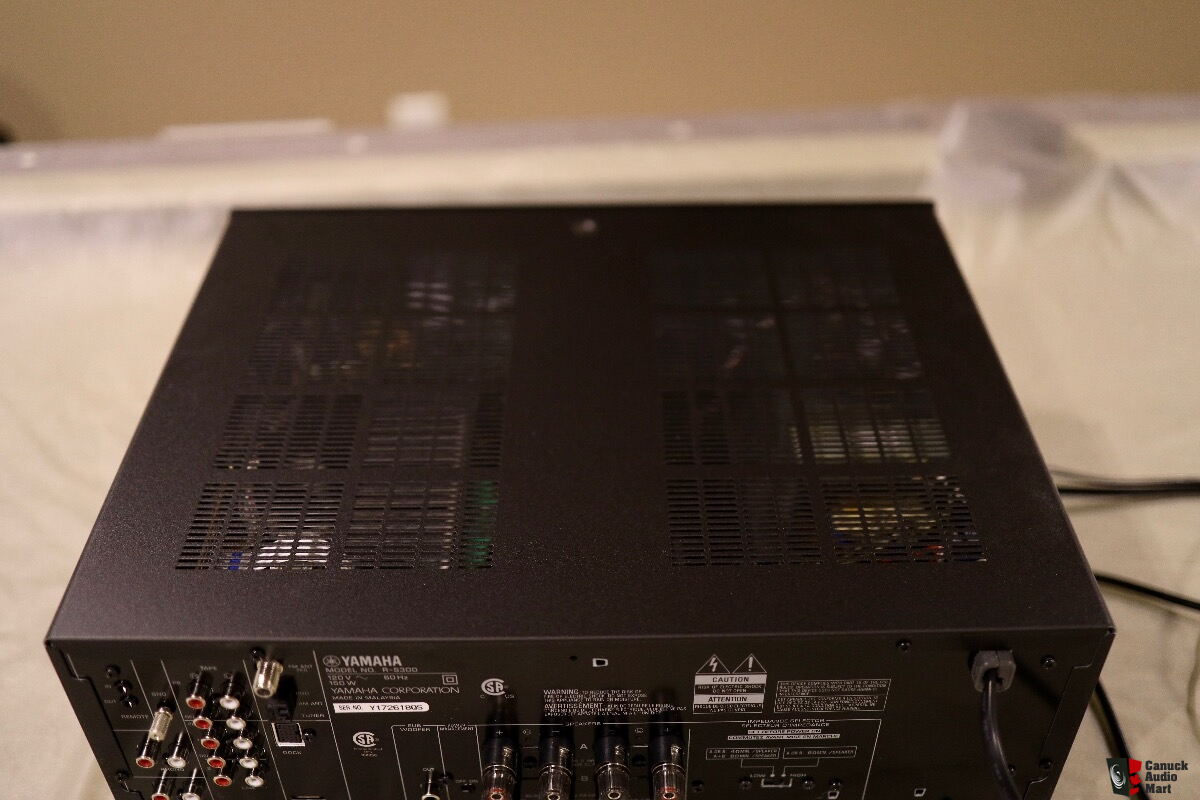 Yamaha RS300 Stereo Receiver Black 6 months old mint Photo