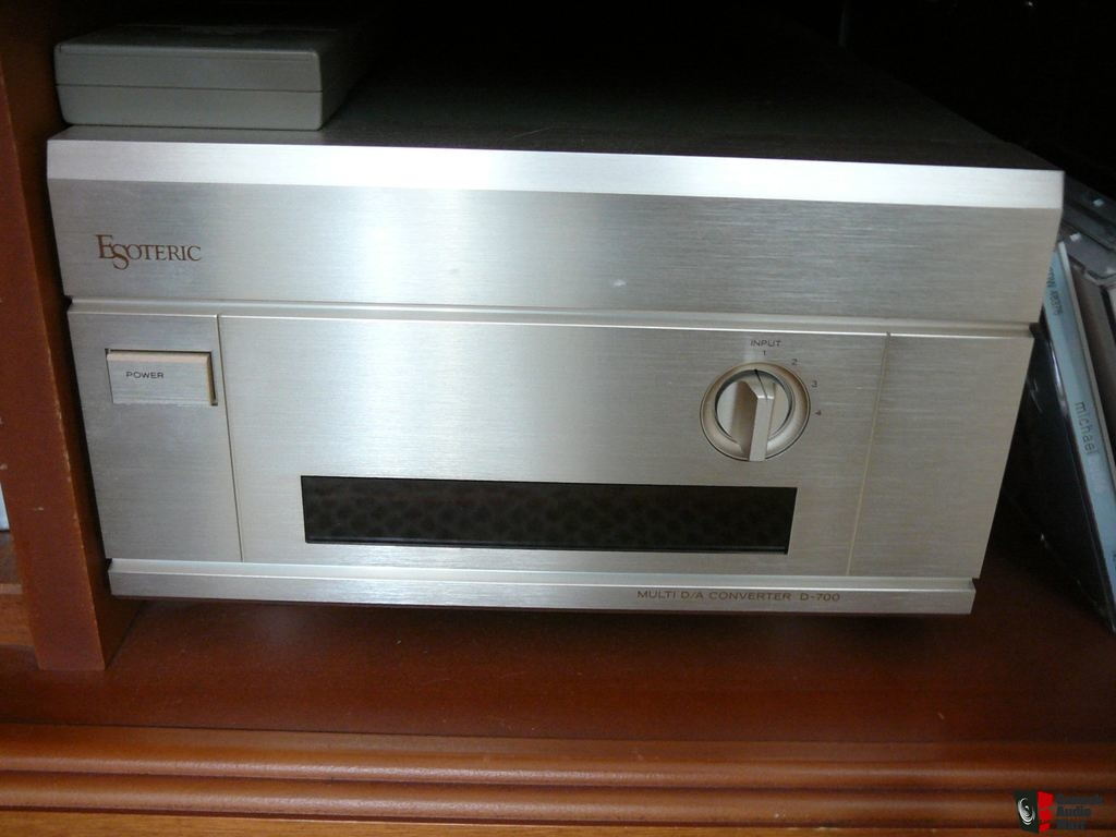 Estoric By Teac D700 DAC Made in Japan MINT!! $700 INC Cardas