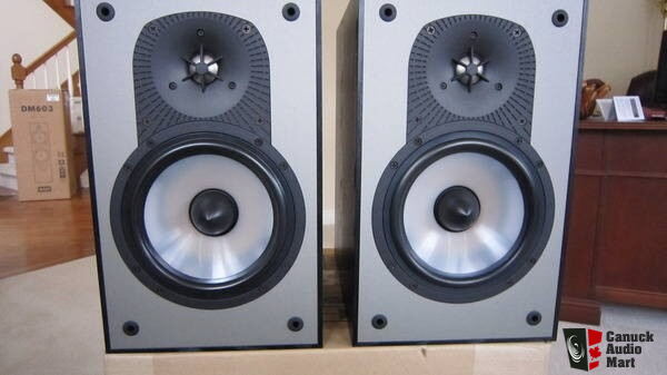 Paradigm Mini Monitor V3 in Excellent 