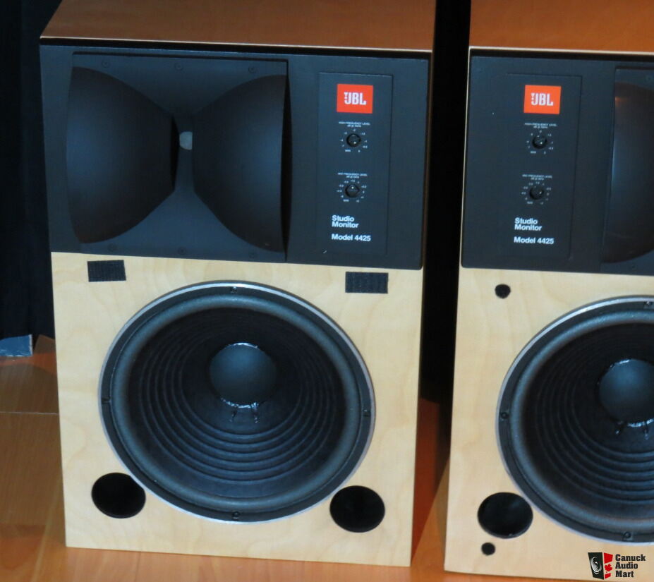 JBL 4425 Studio monitor 3 for center channel Pending to unique