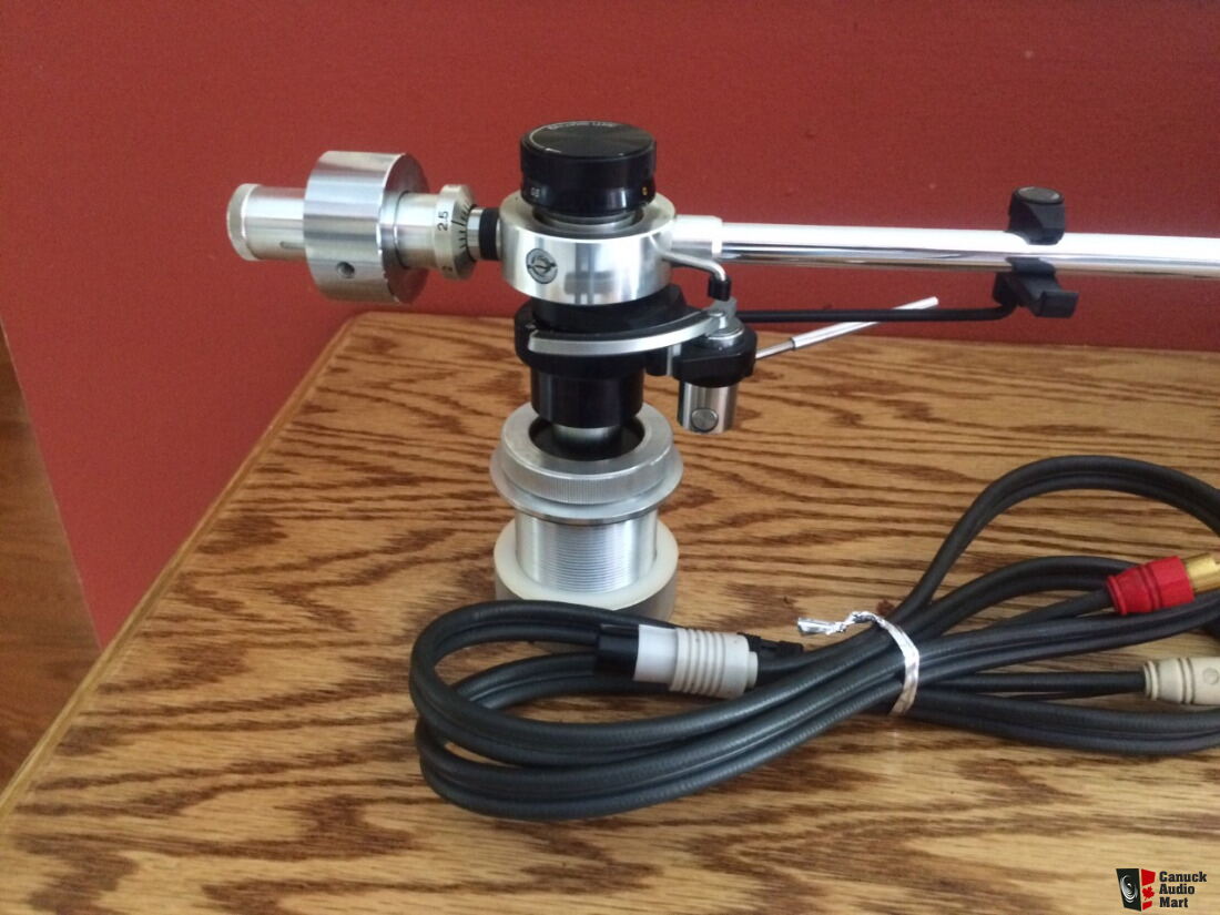 Victor UA-7082 long tonearm with VTA on a FLY feature Photo