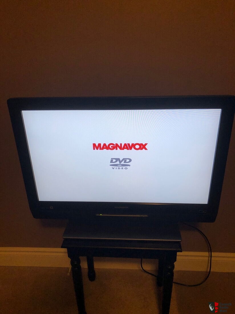 32 Magnavox Lcd Tv With Built In Dvd Player Photo Canuck Audio Mart