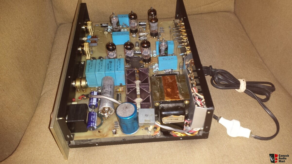 Conrad Johnson PV5 Classic 8 Tube Preamplifier with Phono Stage