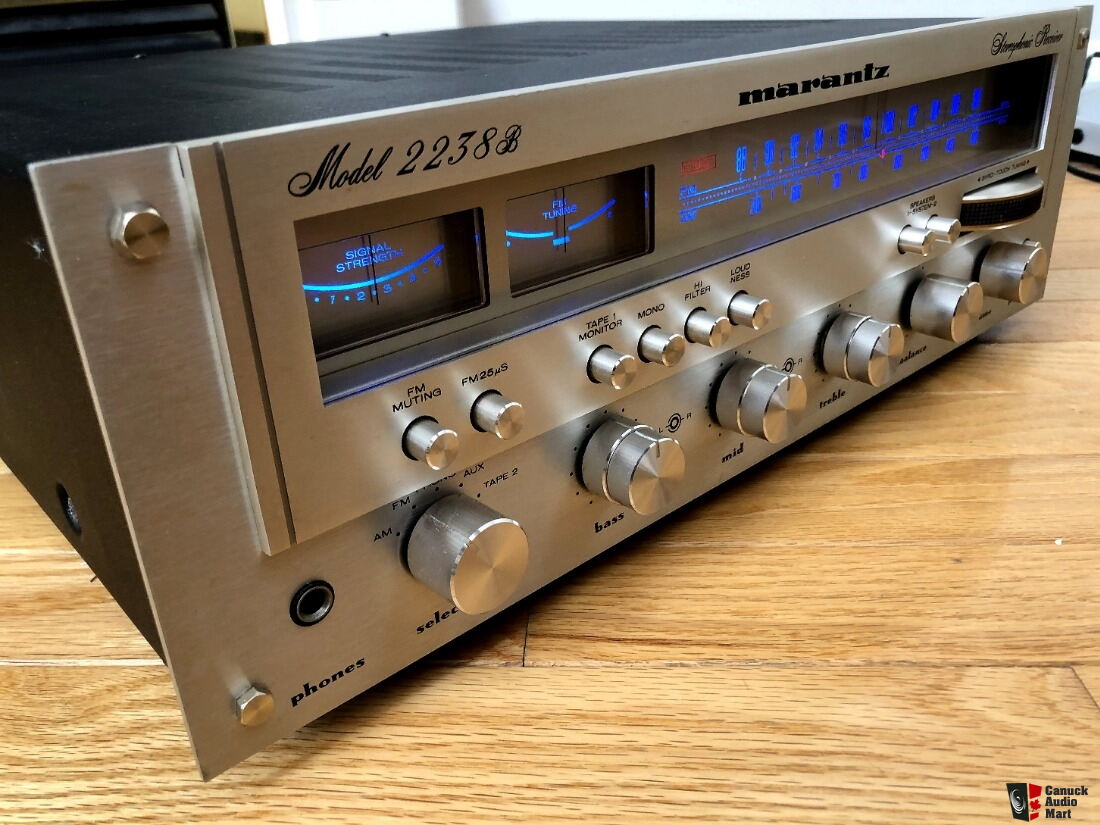 Marantz 2238B Stereo Receiver in Excellent Condition *** Pending Photo