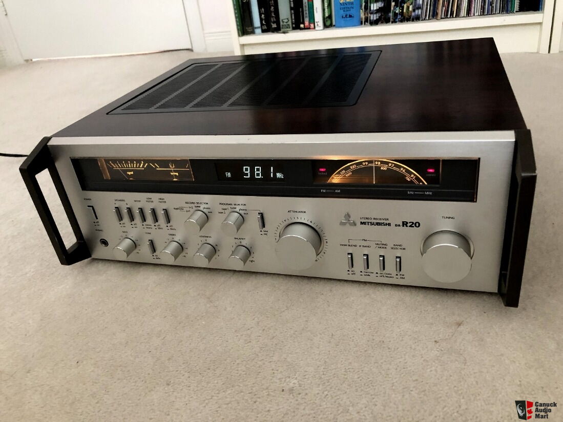 Mitsubishi DA-R20 Stereo Receiver in Excellent Condition Photo #2328205