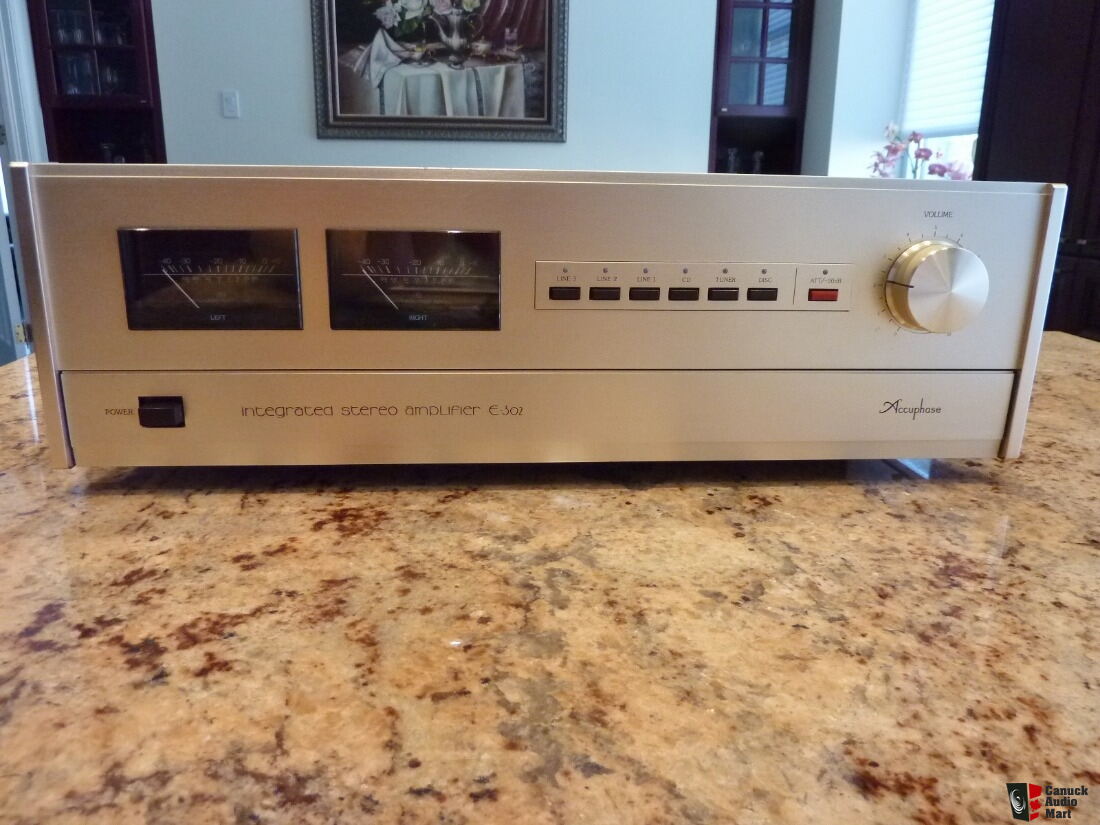 Accuphase E 302 Integrated Amplifier In Like New Condition For Sale Canuck Audio Mart