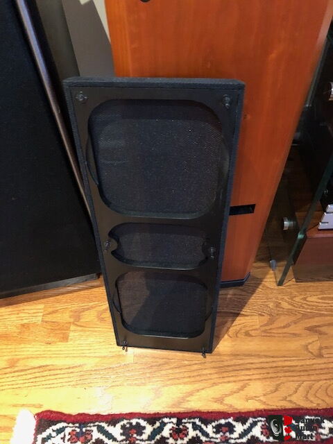 Usher V-604 Floor standing speakers Photo #2373602 - Canuck Audio Mart