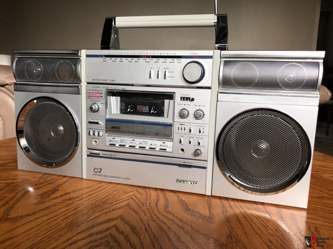 Rare '81 Sanyo Sanyo 24.7lbs Boombox Radio For Sale - Canuck Audio Mart