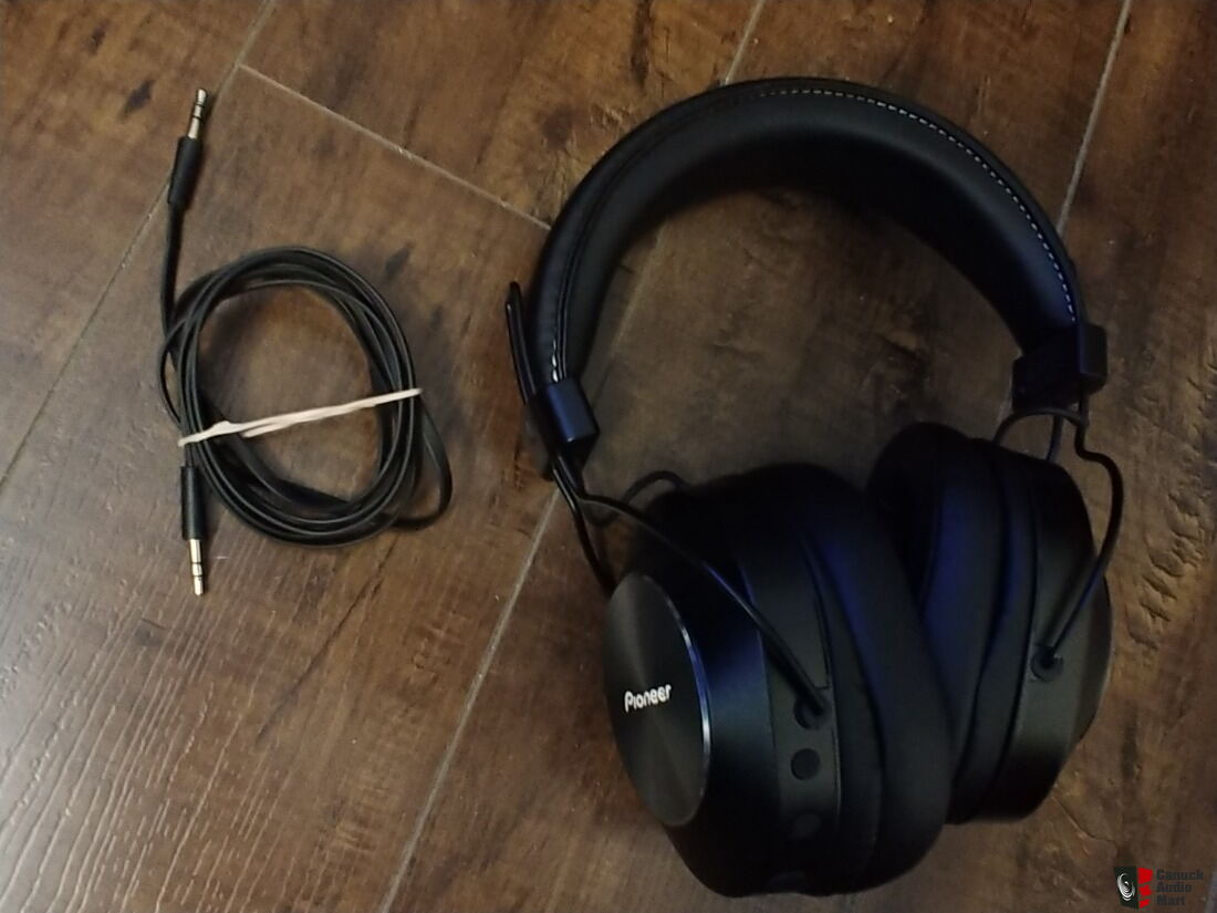 Pioneer SE MS7BT K Wireless Bluetooth Headphone 5 Stars