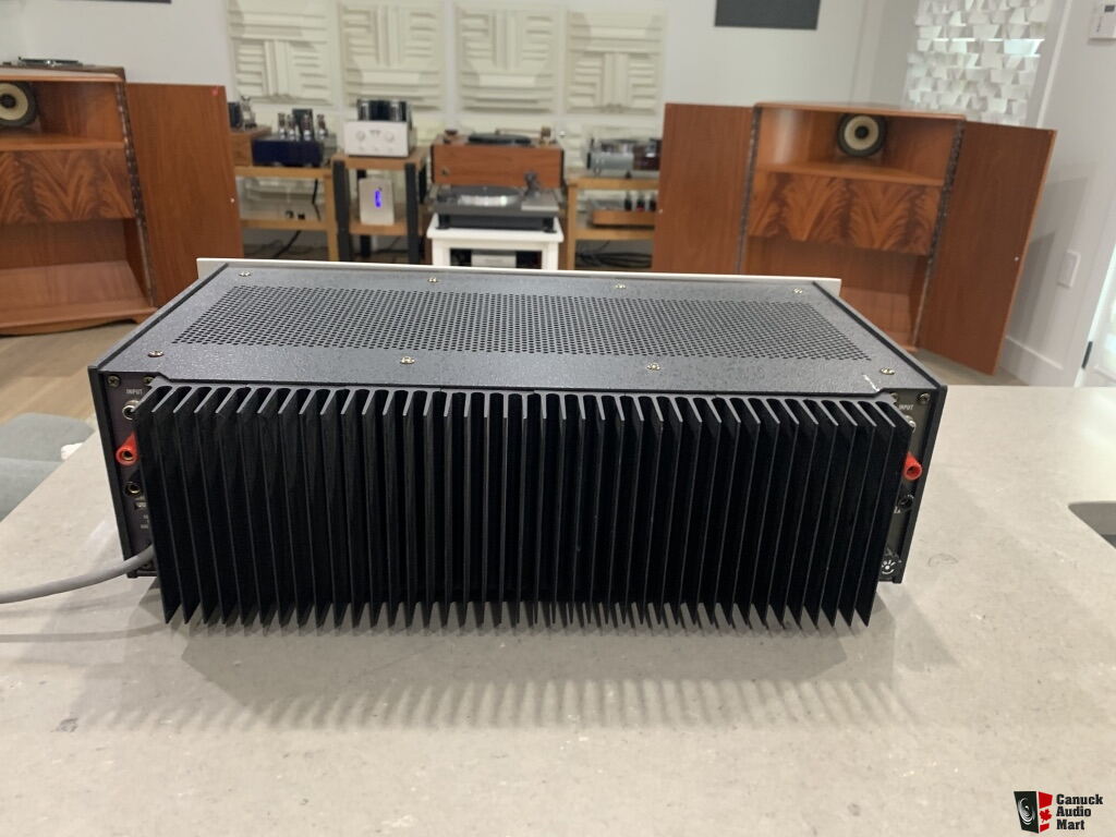 PRICED TO SELL Audio Research D52B Solid State amplifier, one owner