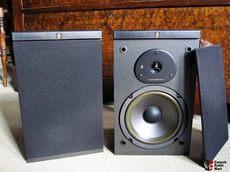 Acoustic Research Ar 102 Bookshelf Speakers Reduced Photo