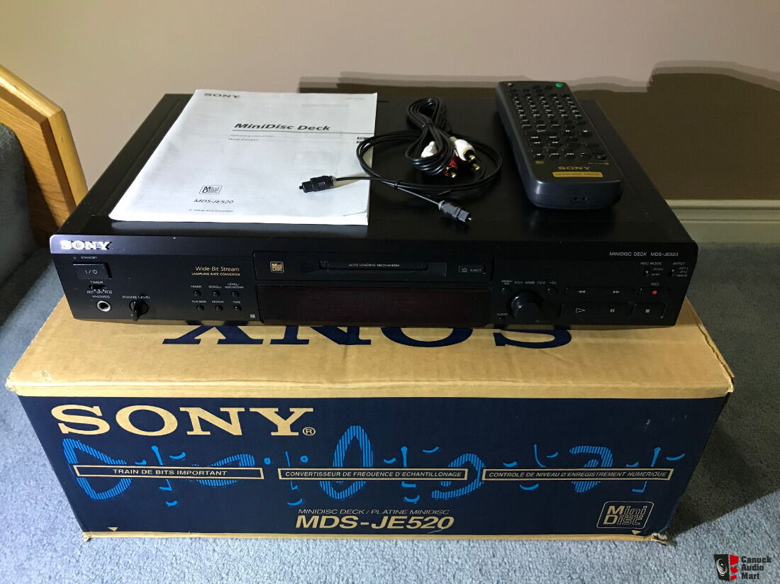 Sony MDS-JE520 MiniDisc Digital Recording/Playback Deck Photo