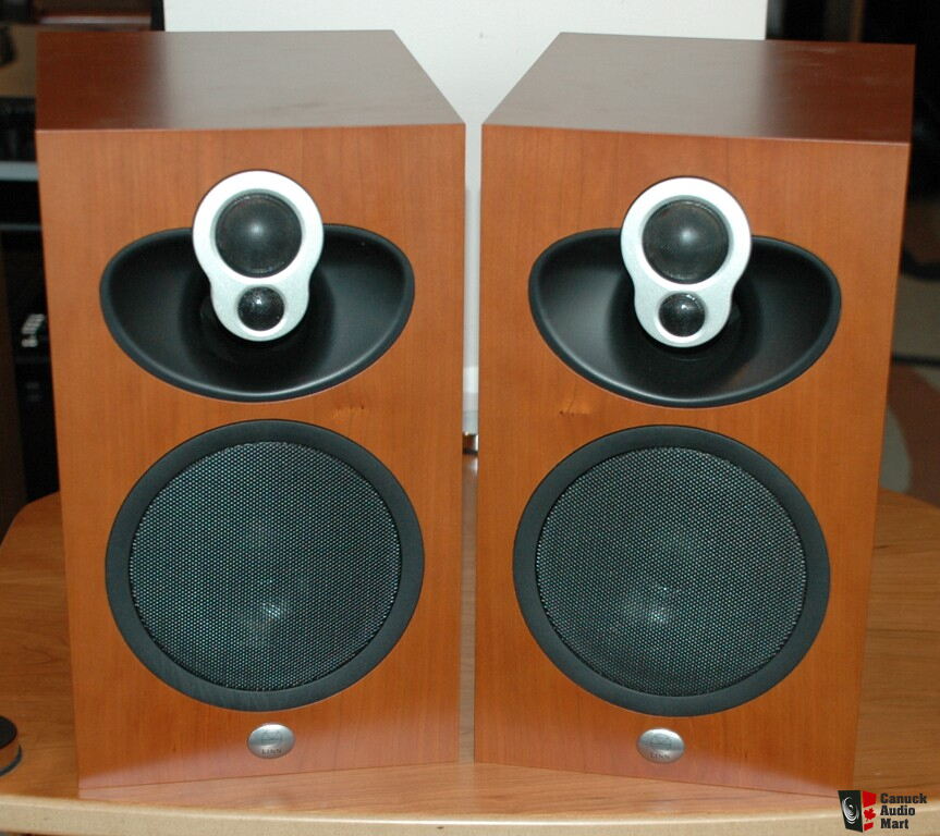 Linn Majik 109 Bookshelf Speakers With Stands Photo 272832