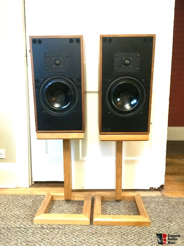 Monitor stand-mount speaker 