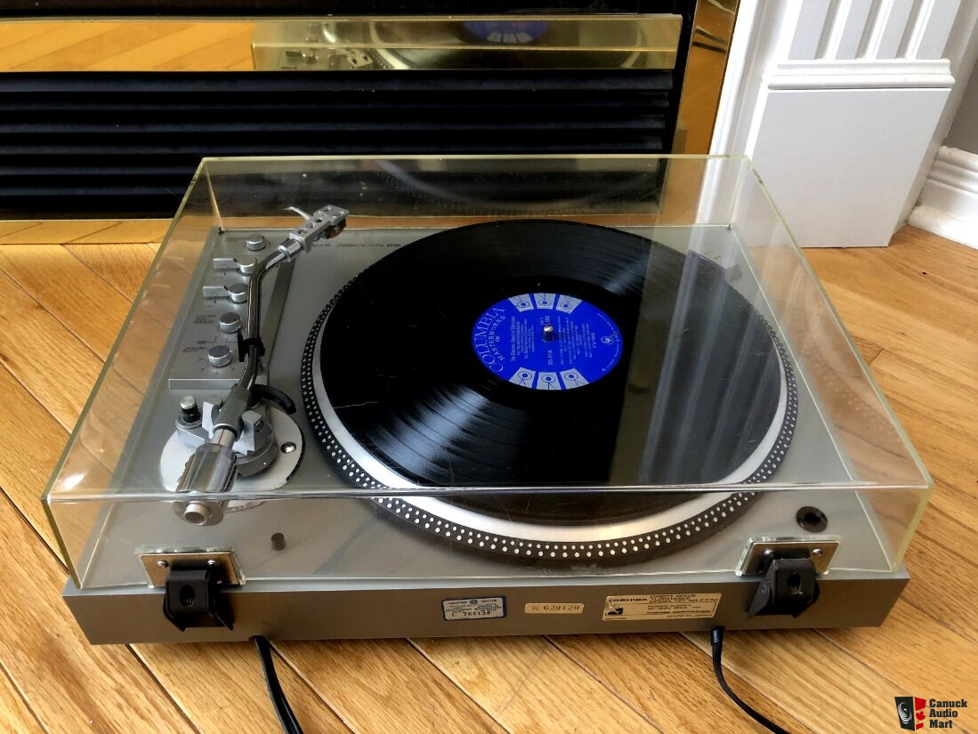 Toshiba SRF770 Direct Drive Fully Automatic Turntable in Excellent