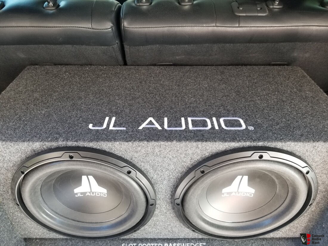 Subwoofer con cajón JL Audio CP110-W0V3 - Monster Car Audio