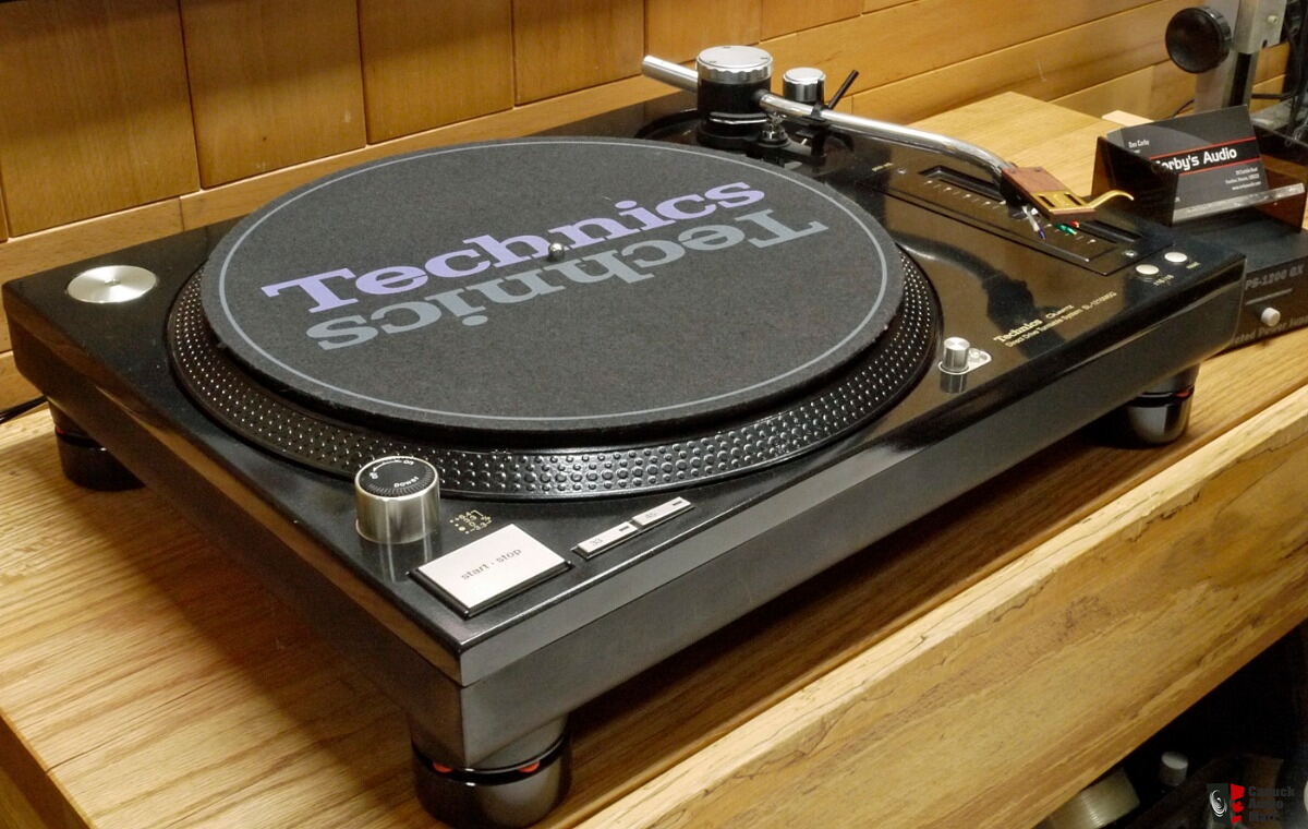 Technics SL-1210 M5G table with Jelco 850S arm