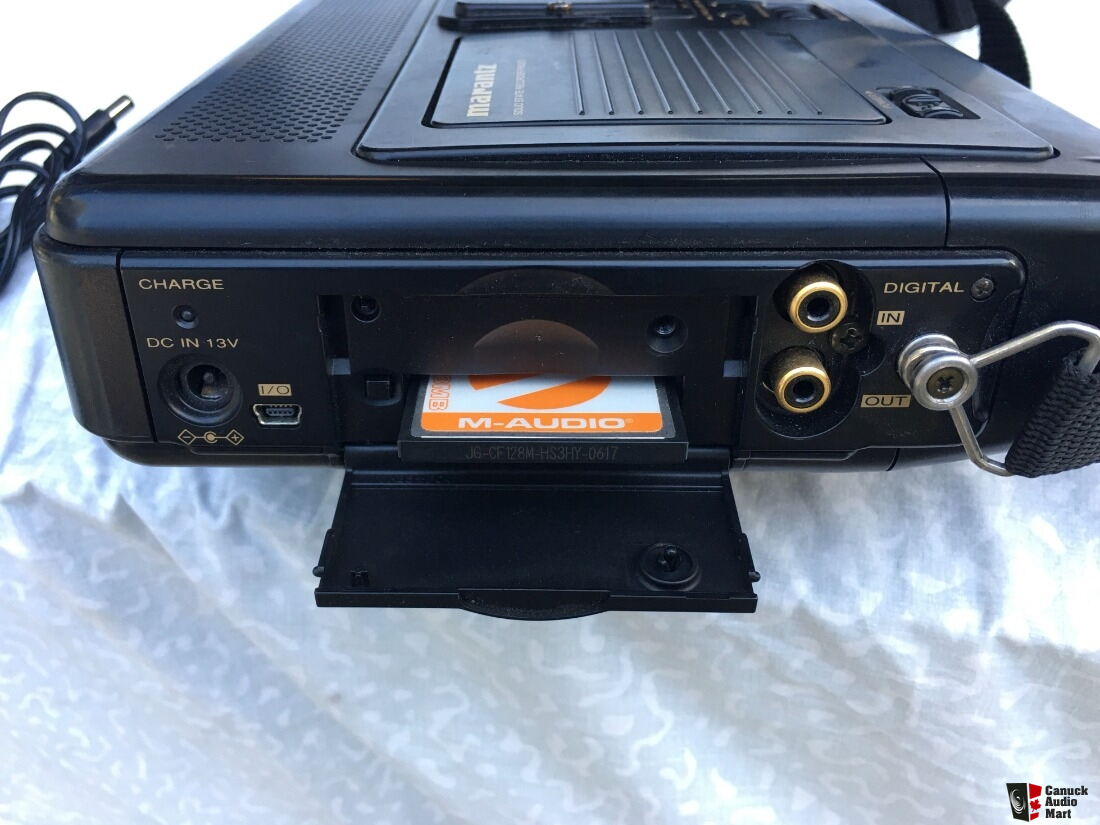 Marantz PMD670 Professional Portable Digital Audio Recorder + Media Cards #2919913 - Canuck Audio Mart