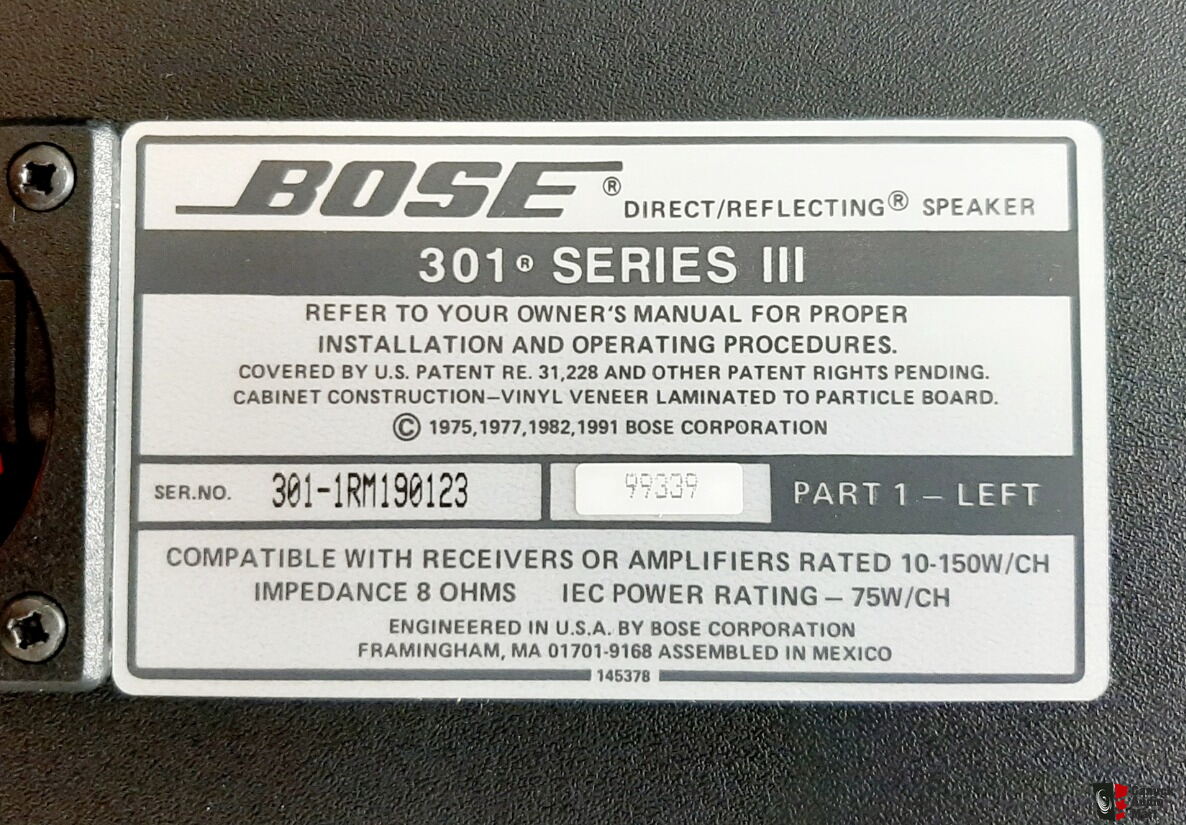 Like New in Box+Manual-BOSE 301 Series III 3 Direct Reflecting