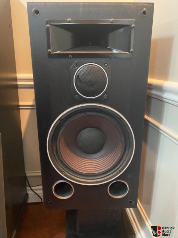 vivid tower speakers