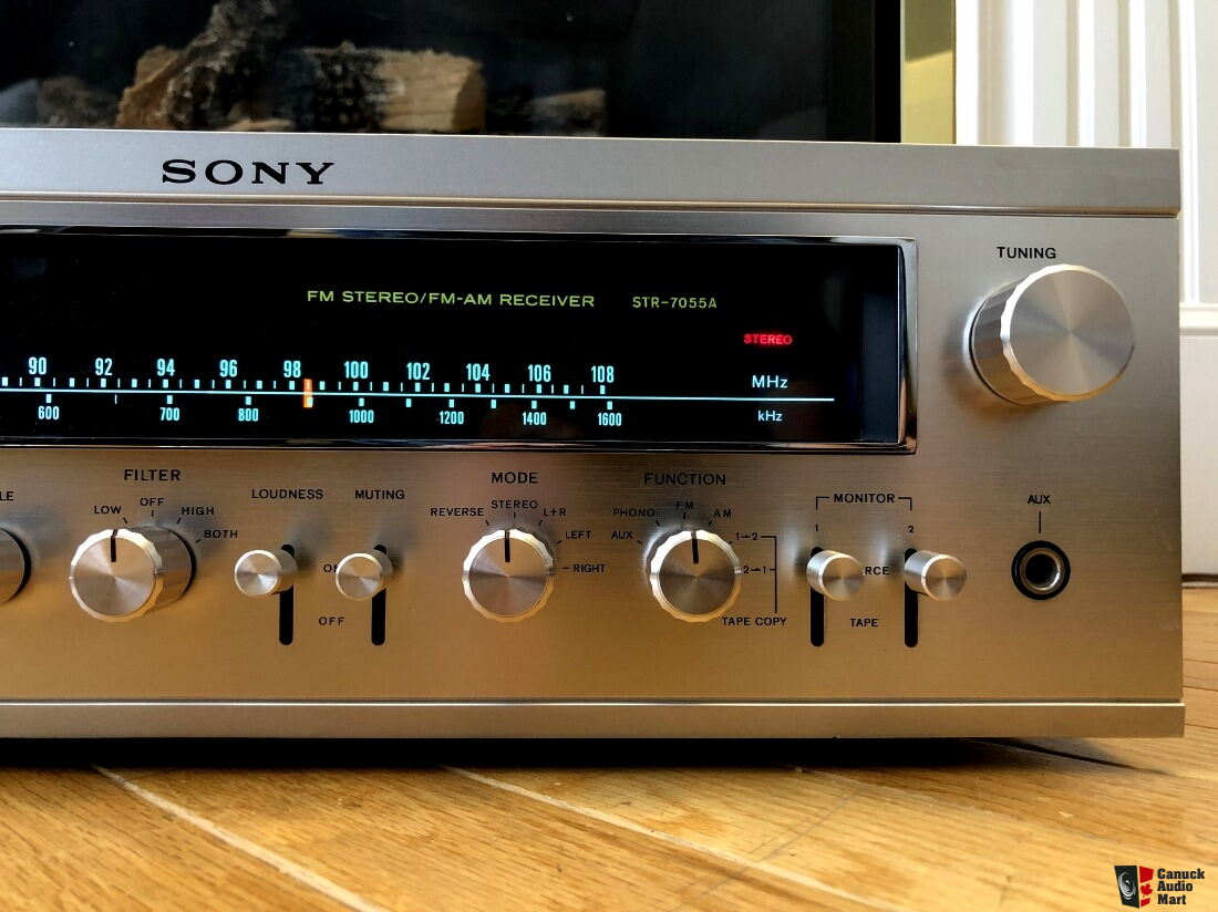 Beautiful Sony STR-7055A Stereo Receiver in Mint Condition *** SOLD TO DAVID