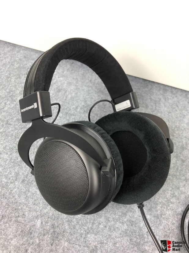 Beyerdynamic DT 880 Black Edition (600 