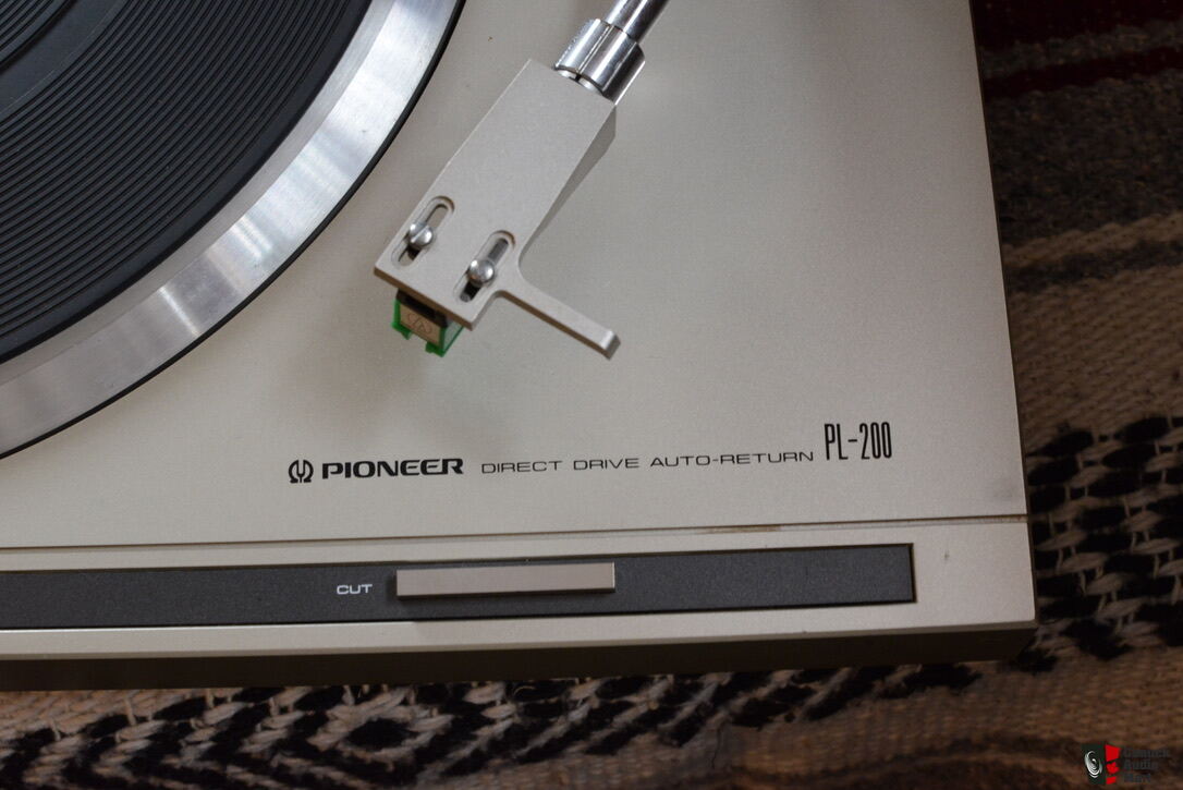 Pioneer DIRECT DRIVE AUTO RETURN PL200 Turntable Photo 3044616