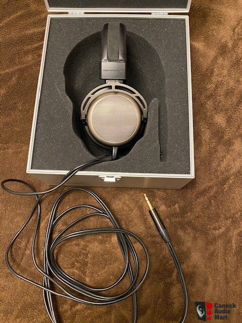 Beyerdynamic T1 1st gen high serial number Photo #3049360 - Canuck