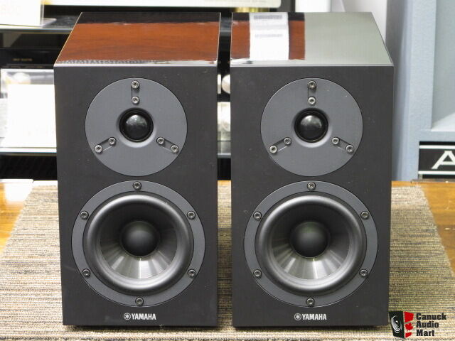 Yamaha NS-BP200 audiophile speakers, piano black finish For Sale