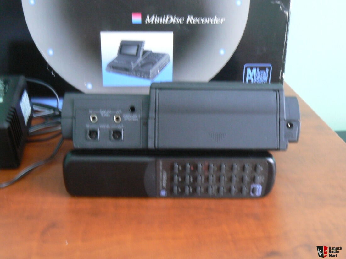 Victor Model XM-D1 Black Mini Disc Player/Recorder Photo #3093297