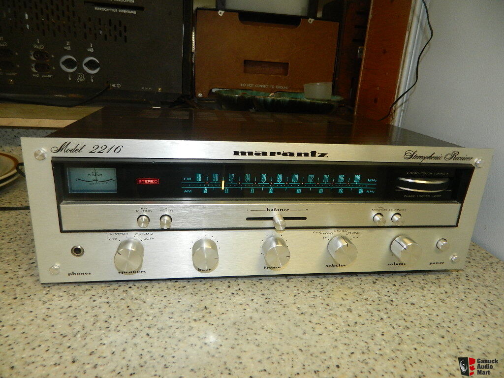 Marantz Model 2216 Stereo Receiver cosmetically in good to VG
