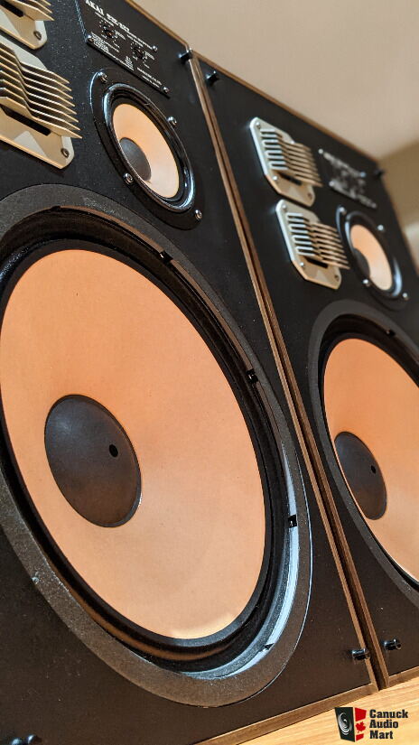 Vintage AKAI SW-177 / 15 inch speaker set / Mint condition