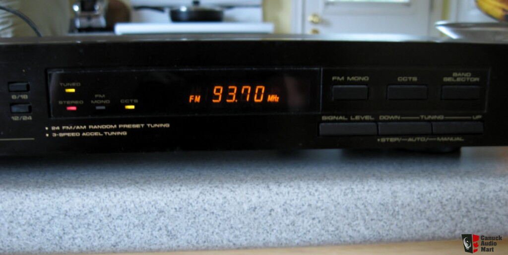 Pioneer FM/AM Digital Synthesizer Tuner F-551 Photo #361308 - US Audio Mart