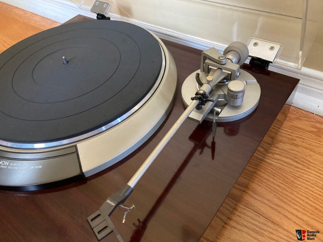 Denon DP-60M direct drive quartz lock turntable Photo Denon DP-60M direct drive quartz lock turntable Photo