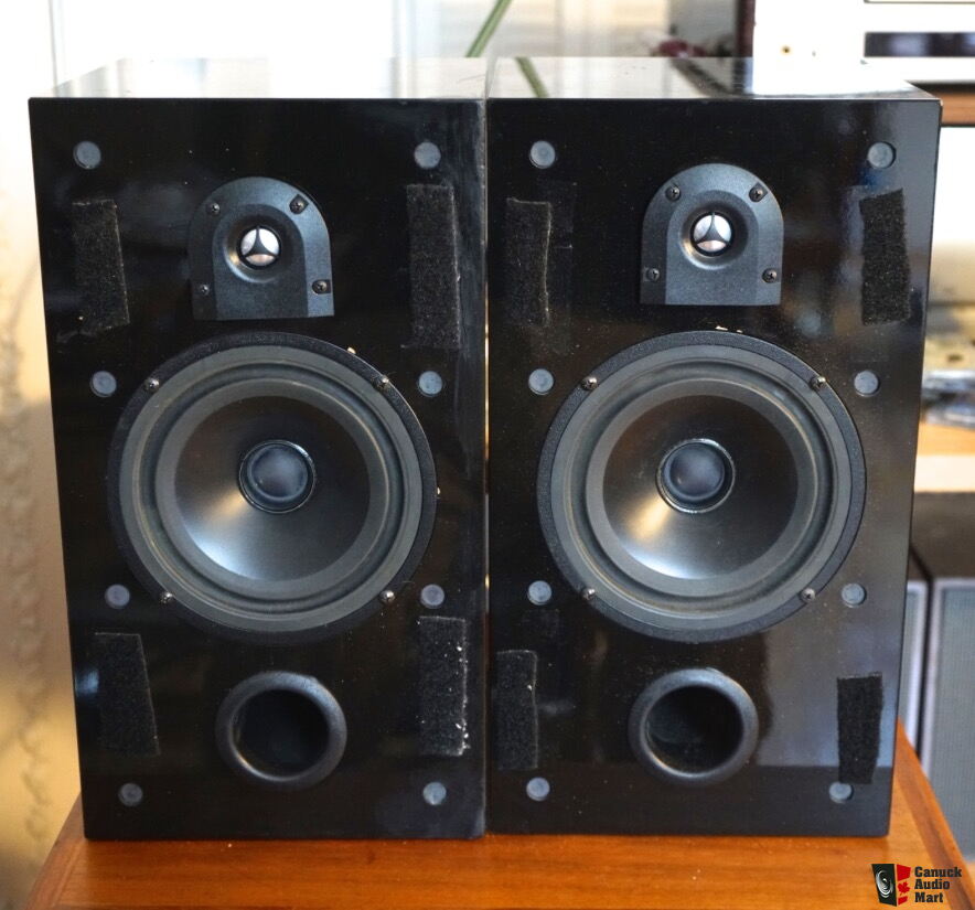 Thiel SCS piano black finish speakers Photo #3945243 - Canuck Audio Mart