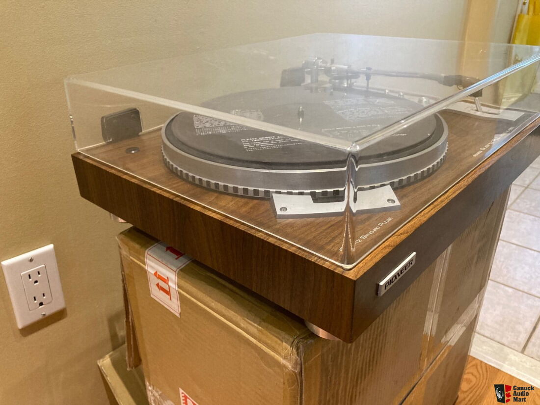 Pioneer PL-550 (XL-1550) direct drive quartz lock turntable Photo