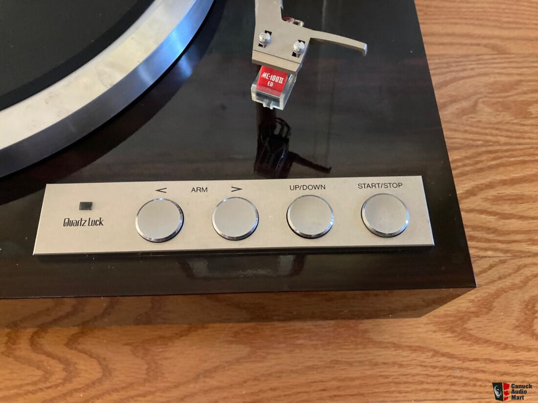 Victor (JVC) QL Y44F Quartz Lock Automatic turntable in excellent