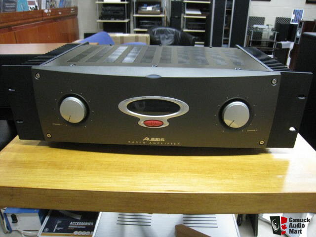 Alesis RA500  Stereo Power Amp