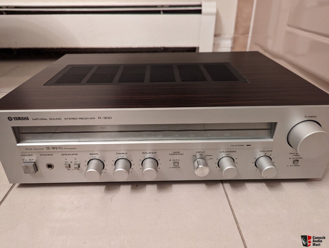 Vintage Yamaha Receiver, Advent Speakers Photo 4150616 US Audio Mart