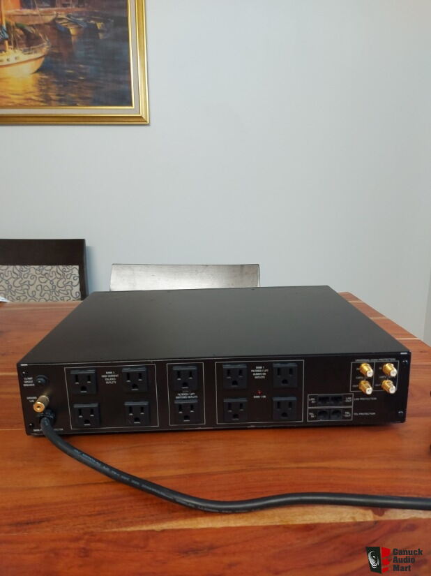 Panamax MR5100 power conditioner Photo 4186284 Canuck Audio Mart