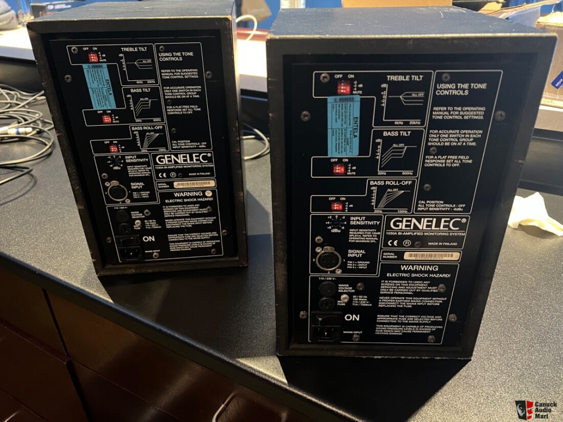 Genelec 1030A Powered Nearfield Studio Monitor Pair With road case ...