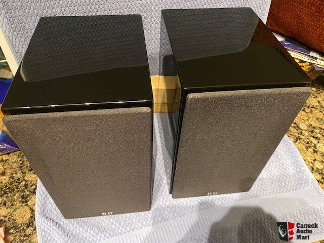 ELAC BS 203 Anniversary ED. Bookshelf Speakers For Sale - Canuck